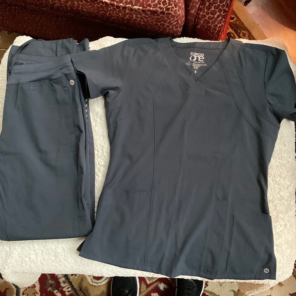 Barco One Scrubs Set. Gray. Size Small
